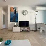 Cannes Marina Retreat W Garage, Swimming Pool